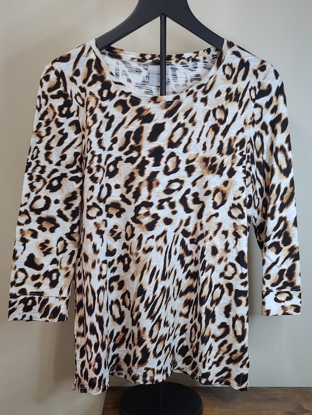 Chico's Leopard Print Scoop Neck Top size  0 (Small)